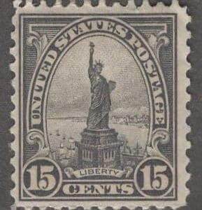 Scott# 696 "STATUE OF LIBERTY" MINT, NICELY CENTERED
